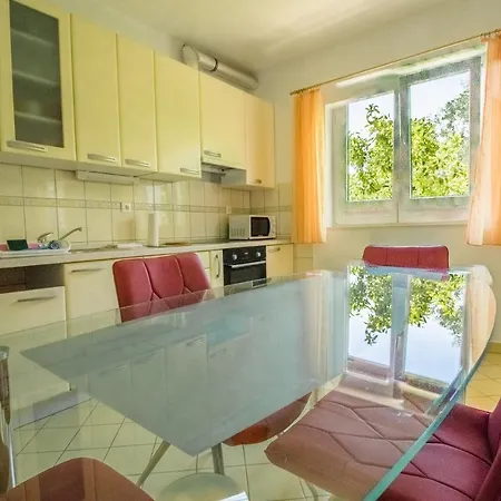 Apartments Joseph And Mary Trogir Exterior photo