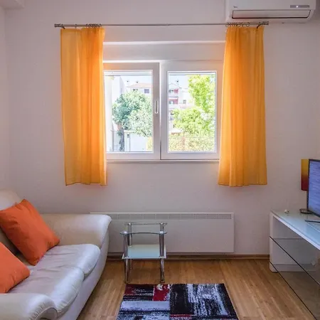 Apartments Joseph And Mary Trogir Exterior photo